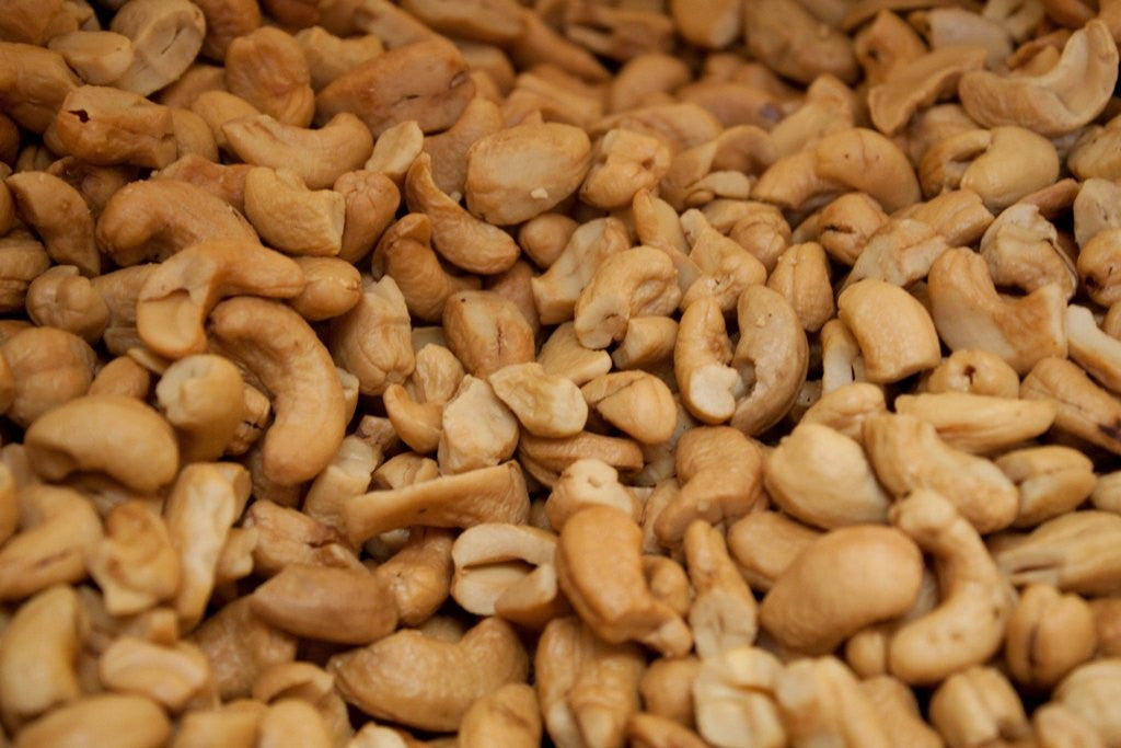 BULK NUTS: Cashew Nuts 320 Roasted No Salt, 25 lb